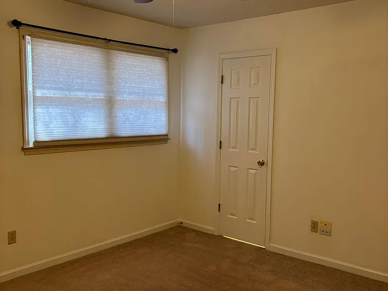 1460 Crowndale Dr — Photo 36