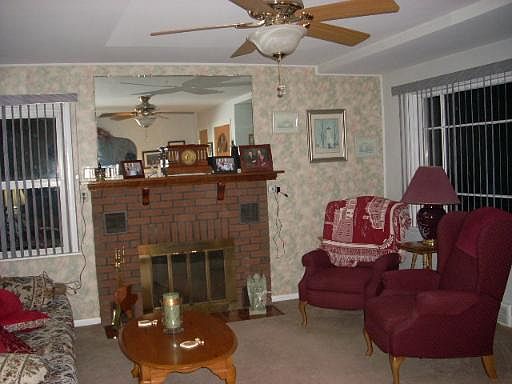 2nd image of 305 E 14th St