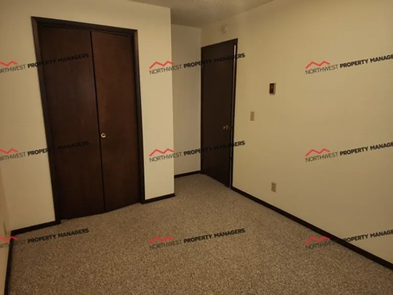 312 E Broadway Ave — Photo 15