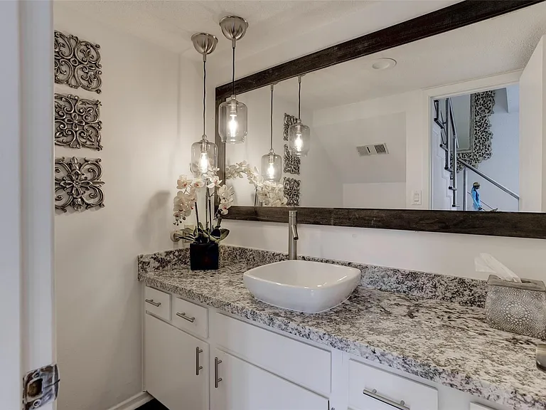 2323 Augusta Dr #30 — Photo 7