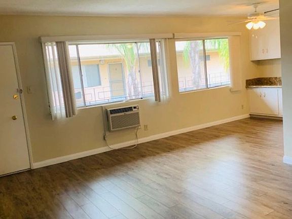 3rd image of 4415 Ocean View Blvd APT 15