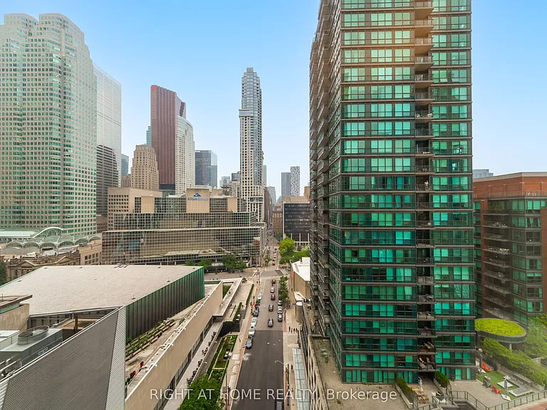 25 The Esplanade #1610 — Photo 33