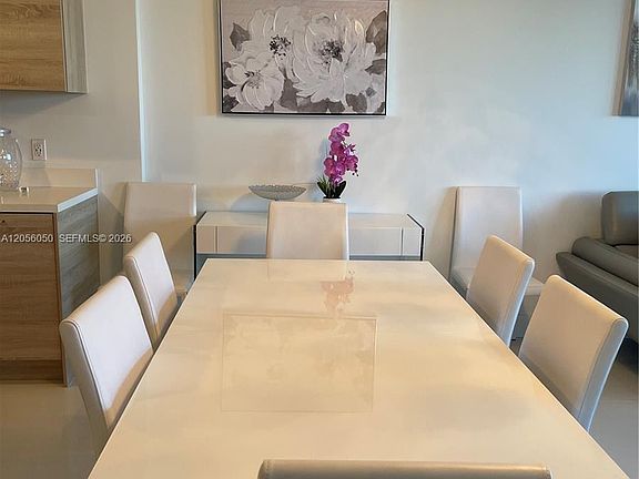 3rd image of 16385 Biscayne Blvd APT 316