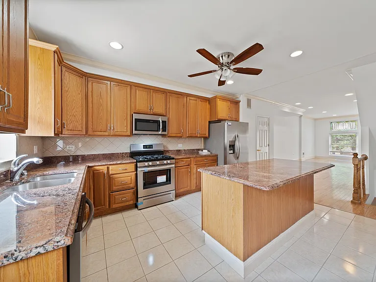 411 N Kenwood Ave — Photo 14