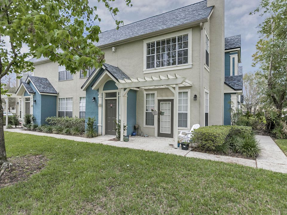1st image of 13700 RICHMOND PARK Drive N #1108