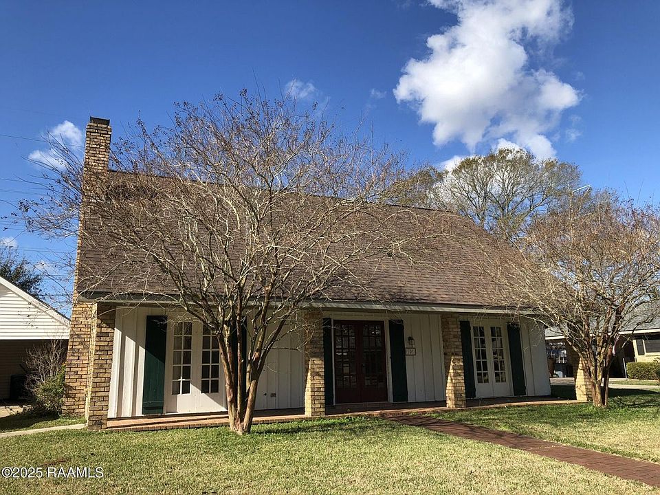 1st image of 101 Wisteria Dr
