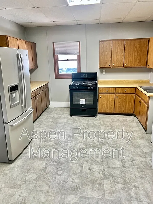 2 bed, 1.0 bath, $850 — Photo 1