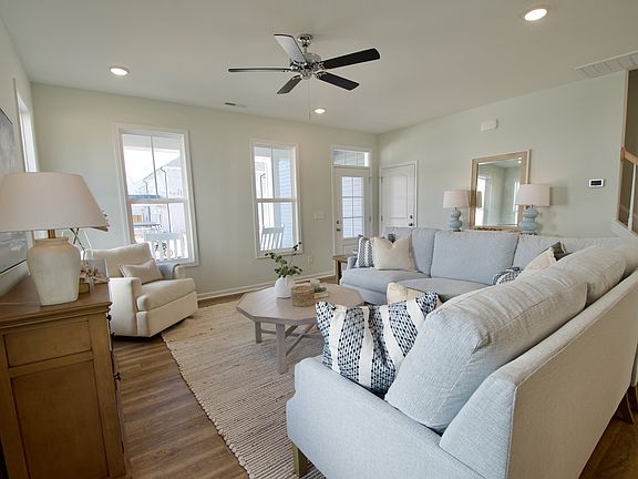 Photo represents a previous build. Current selections may vary.