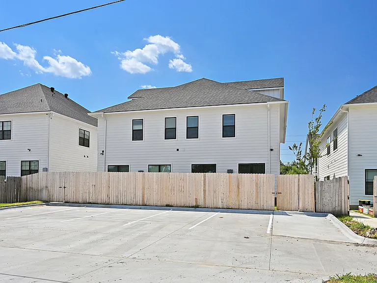 Cooner Residenace — Photo 32