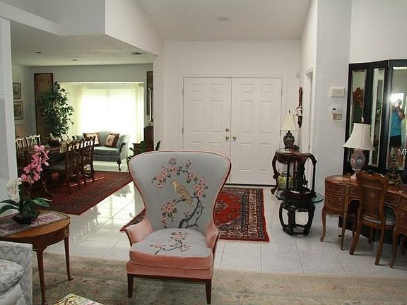 5th image of 80 Windsor Dr