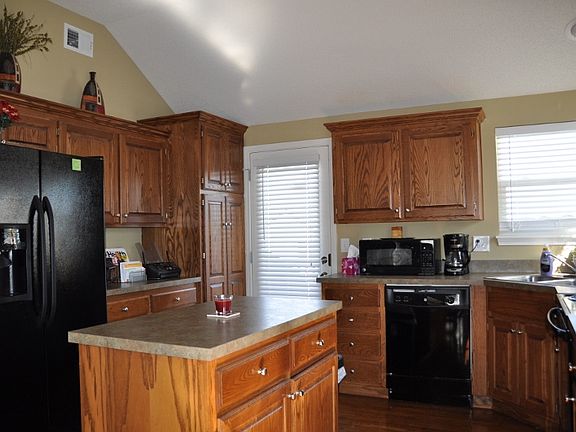 Kitchen (door to deck on bac
