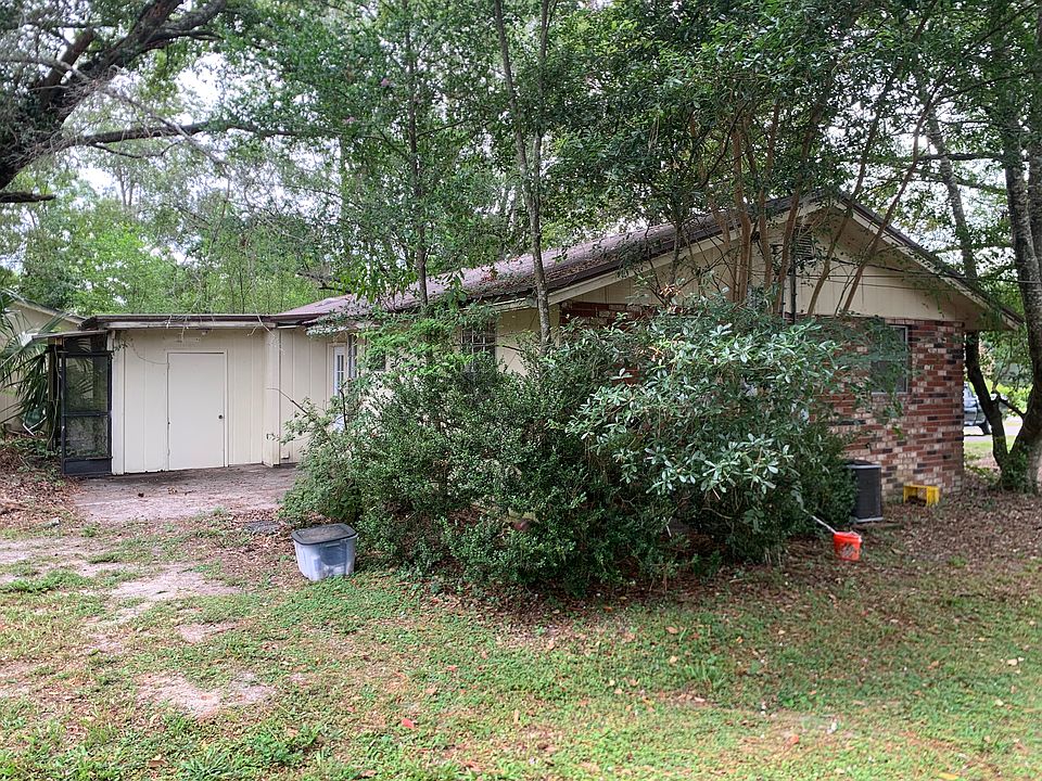 Side of House (Left from Road)
