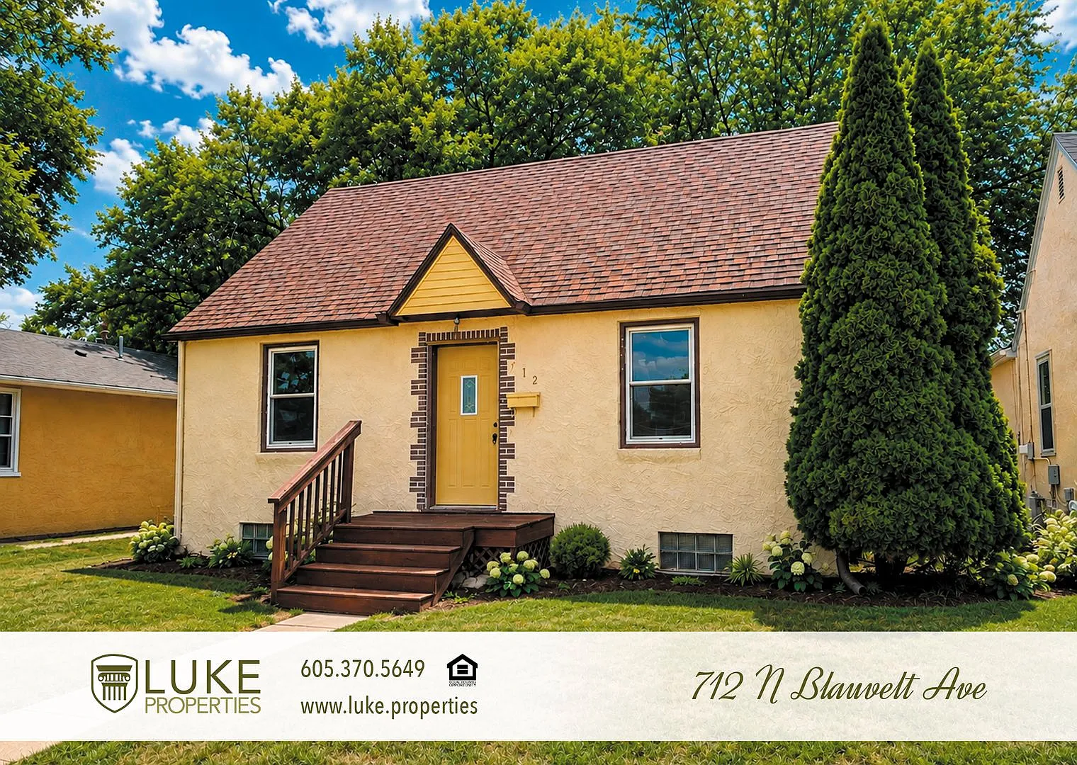 Renovated three bedroom home with large fenced yard — Photo 1