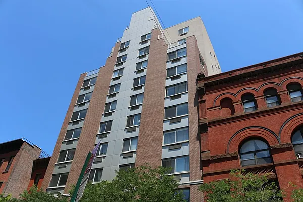 Rented by The Syper Group | media 20