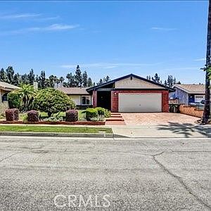 2nd image of 610 W Edith Ann Dr