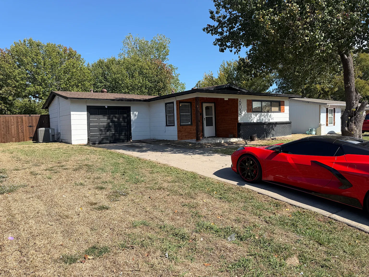 3 bed, 1301 sqft, $2,050 — Photo 1