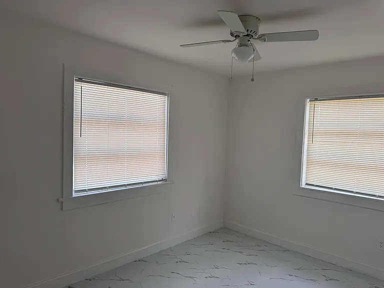 465 Martin Ave — Photo 15
