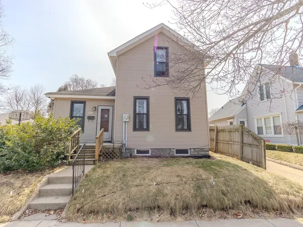 213 1st Ave, Manistee, MI 49660