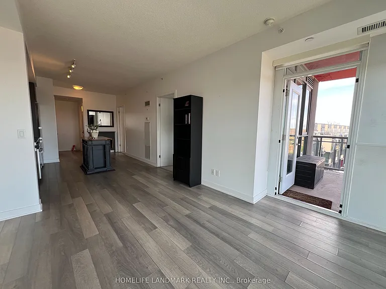 5220 Dundas St #D414 — Photo 18