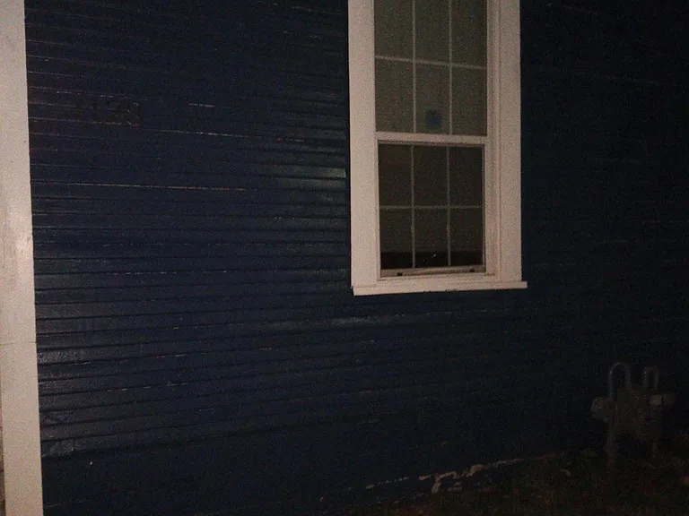 1128 Essex St — Photo 9