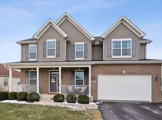 882 N Carly Cir, Yorkville, IL 60560