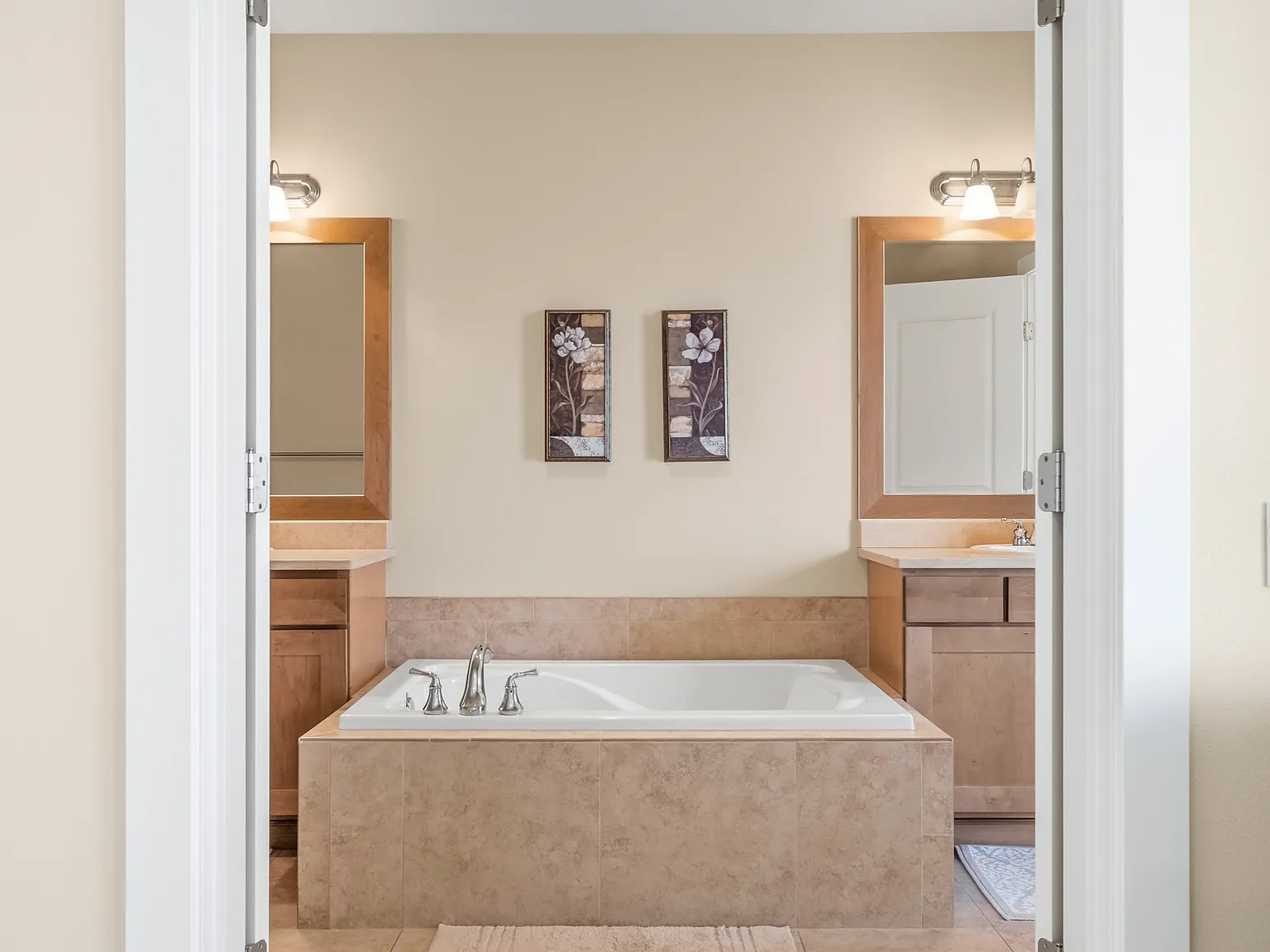 2 bed, 1910 sqft, $2,850 — Photo 4