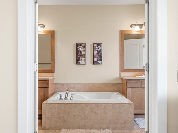 4th image of 9215 Riverview Way NW