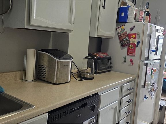 5th image of 144 N Dithridge St APT 506