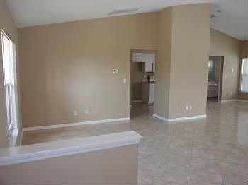 5th image of 305 SE 18th Ter