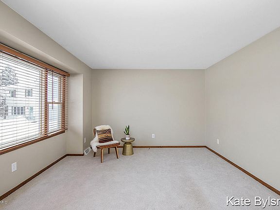 4th image of 1532 Cloverly Ct NW