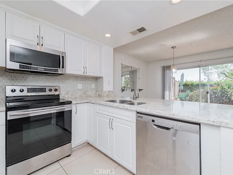 333 Stanford Ct #30 — Photo 15
