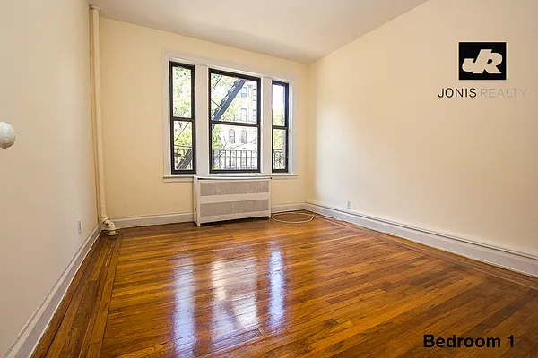 Rented by Jonis Realty | media 33
