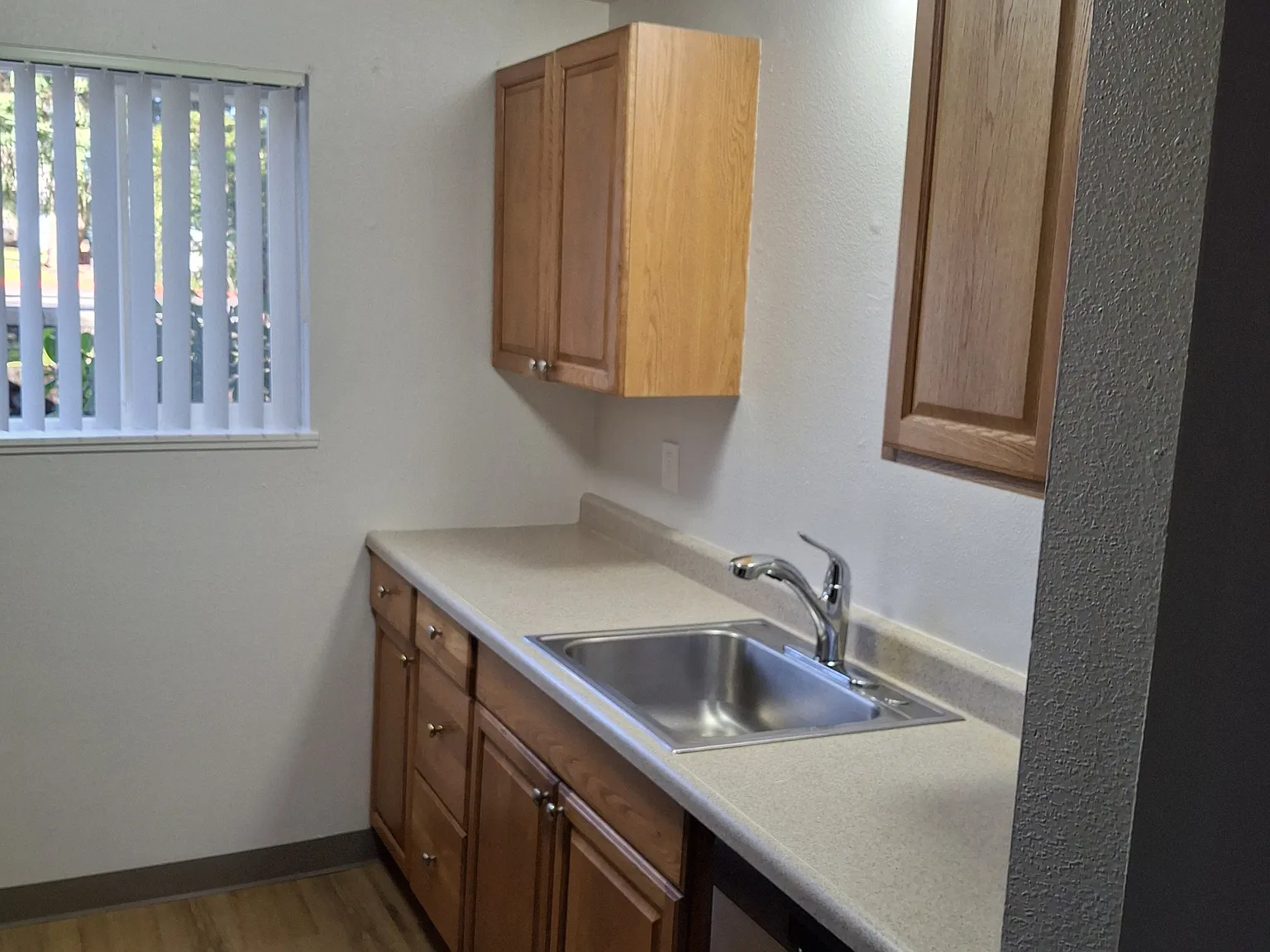 2 bed, 745 sqft, $1,450 — Photo 2