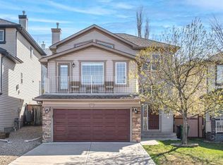 10514 W Rockyledge St NW, Calgary, AB T3G5N2