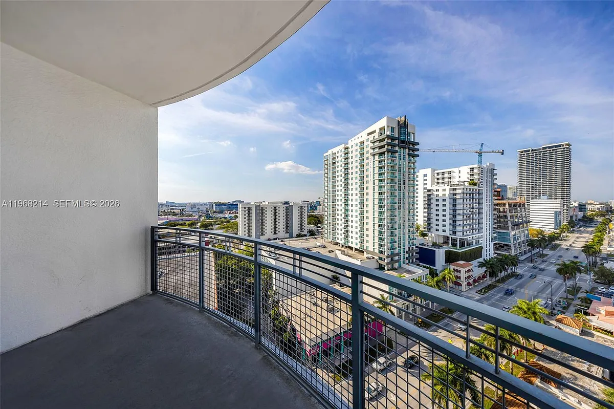 Building Photo - 350 NE 24th St #1404