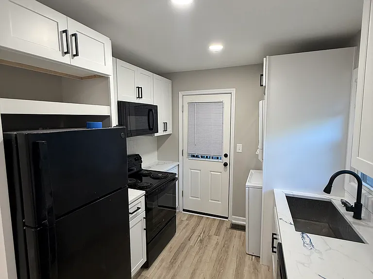 2239 Carey Dr SE — Photo 5