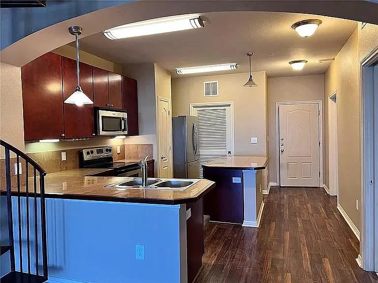 2505 San Gabriel St #605 — Photo 3