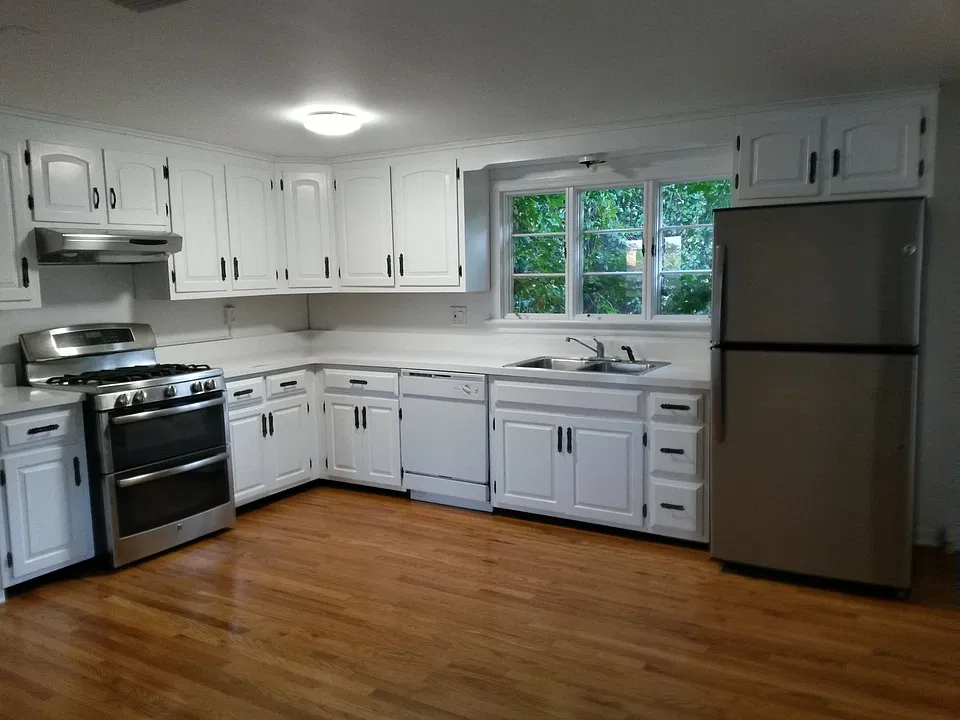 1551 Post Rd E #2