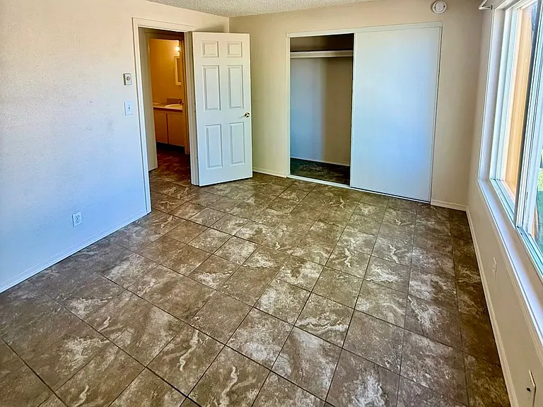 2124 Arthur St #12 — Photo 9