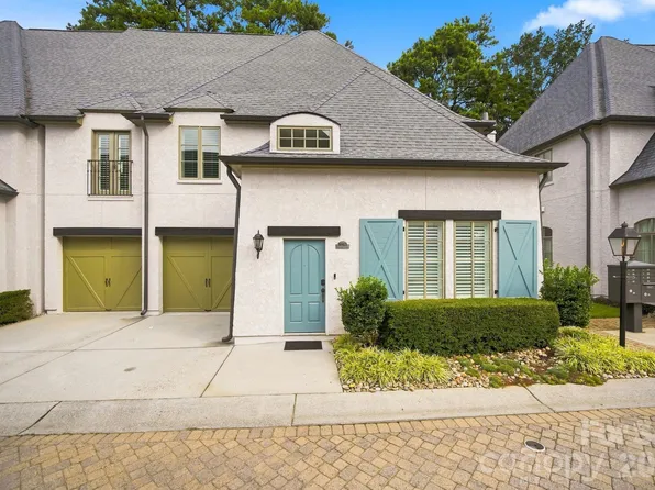 8813 Provence Village Ln, Charlotte, NC 28226