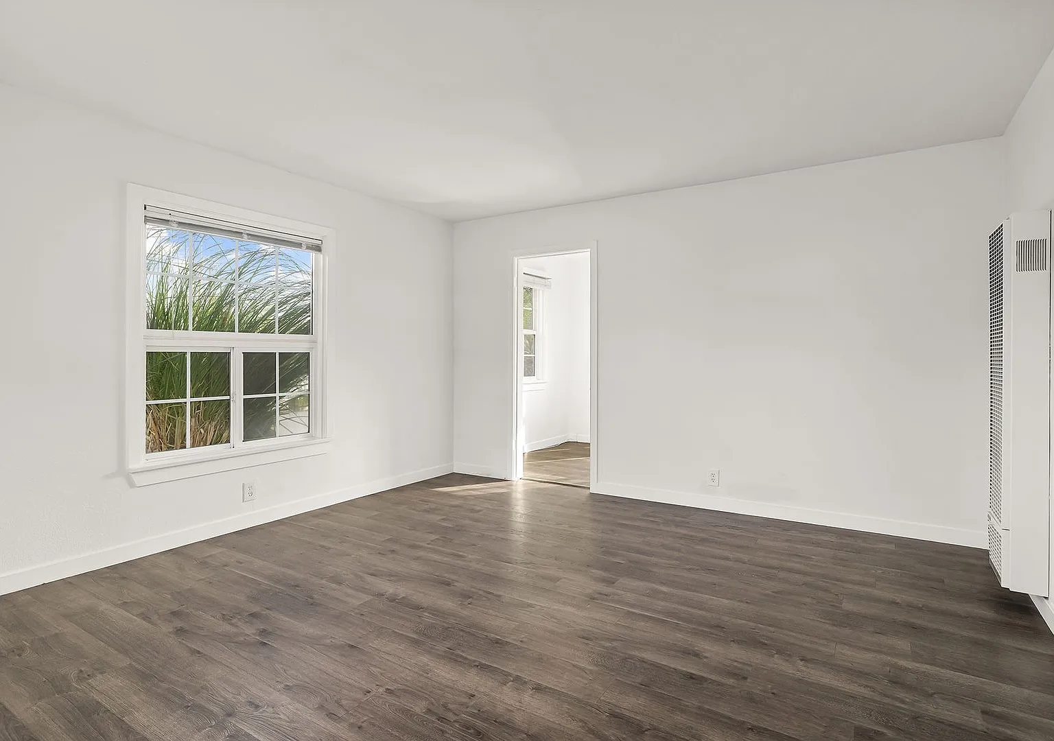 8413 Lilienthal Ave — Photo 4