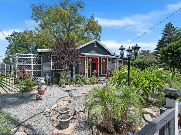 3747 Farnham Pl, Riverside, CA 92503