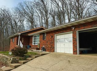 111 Goad Dr, Clendenin, WV 25045