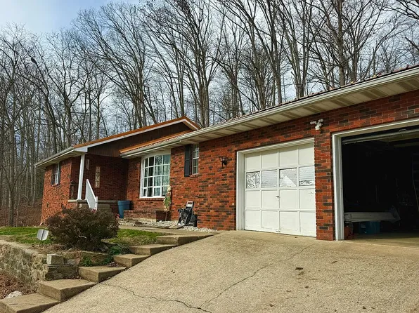 111 Goad Dr, Clendenin, WV 25045