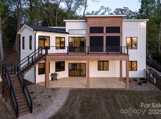 264 Fairway Shores Rd, Mount Gilead, NC 27306
