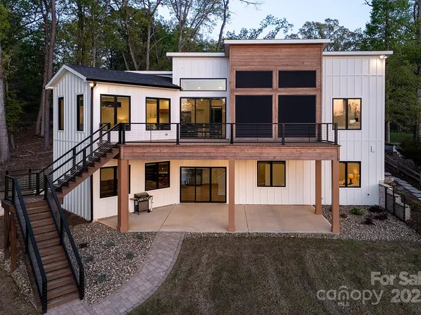 264 Fairway Shores Rd, Mount Gilead, NC 27306