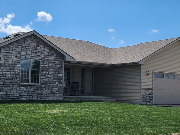 1415 Lake Shore Cir SE, Altoona, IA 50009