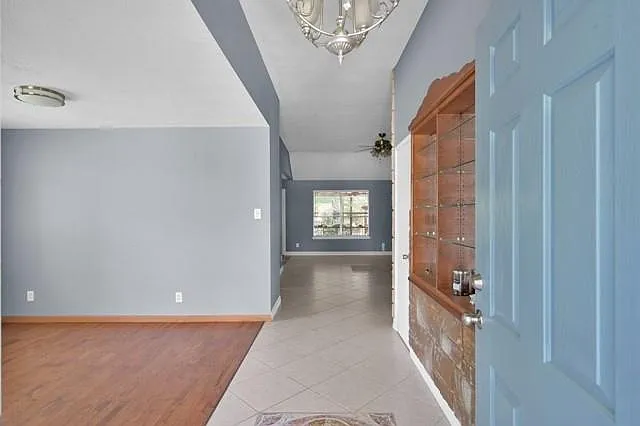 4 bed, 2.5 bath, 2145 sqft, $2,275 — Photo 4