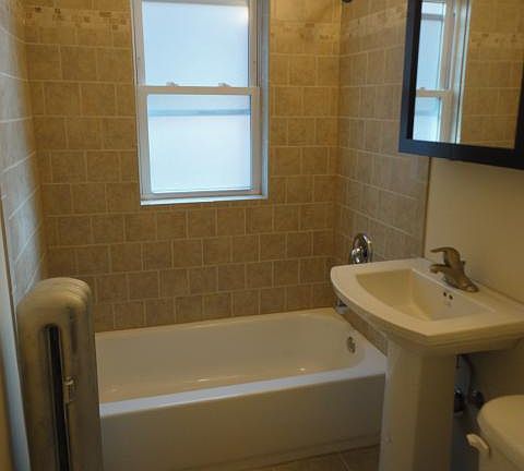 4th image of 2010 W Foster Ave #K3b