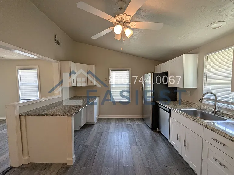 1110 E Frederick St — Photo 6
